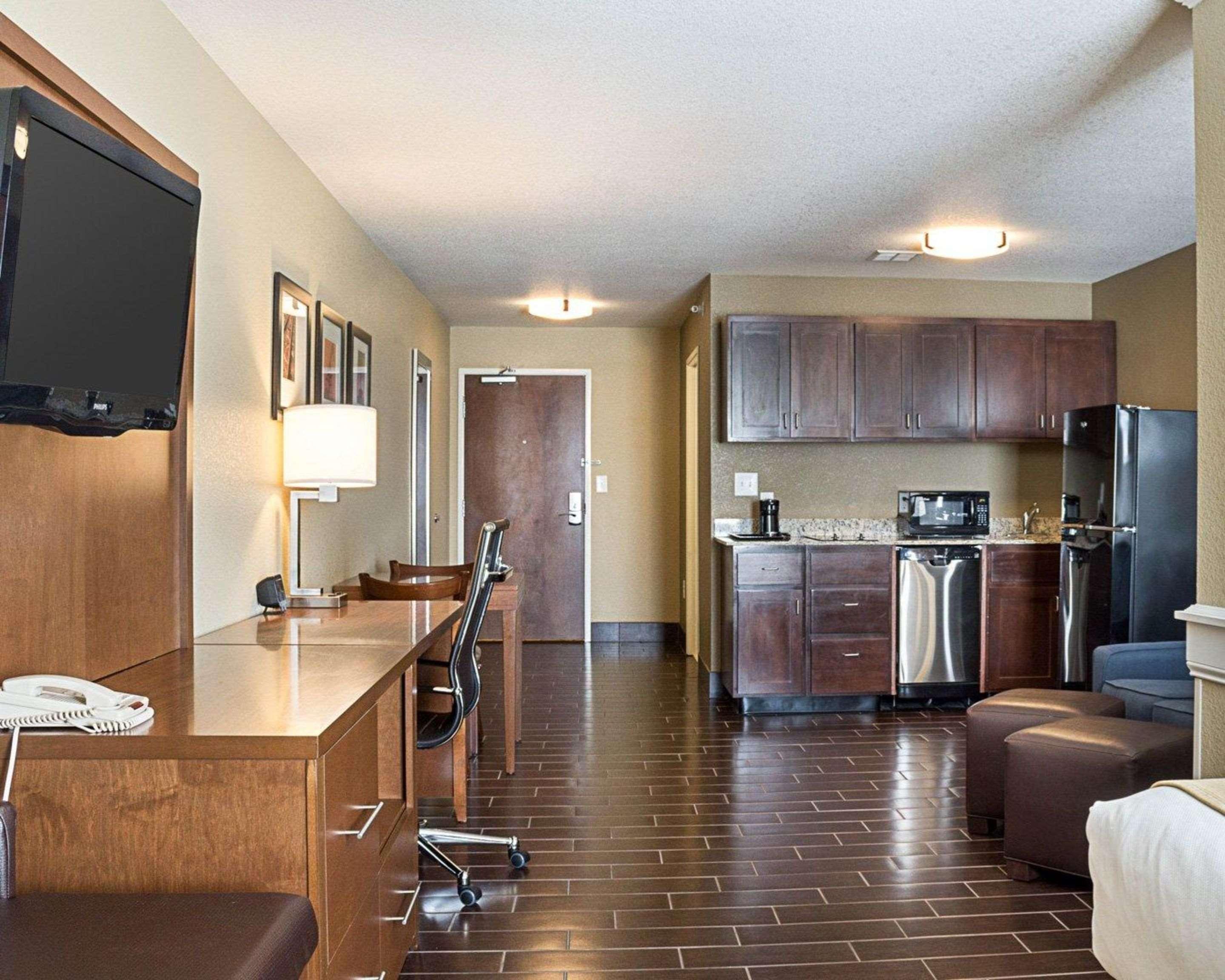 Comfort Suites Minot Ngoại thất bức ảnh