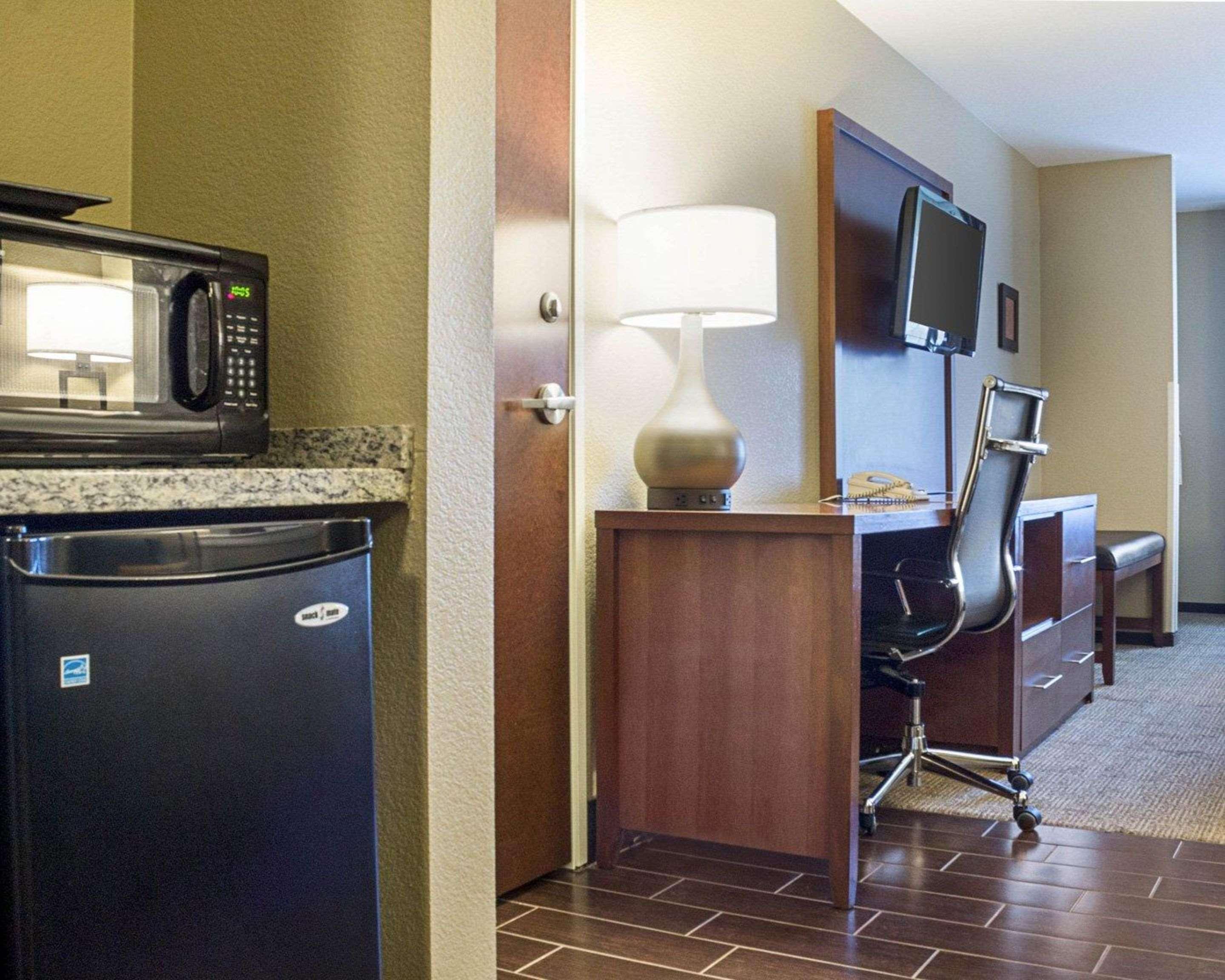 Comfort Suites Minot Ngoại thất bức ảnh