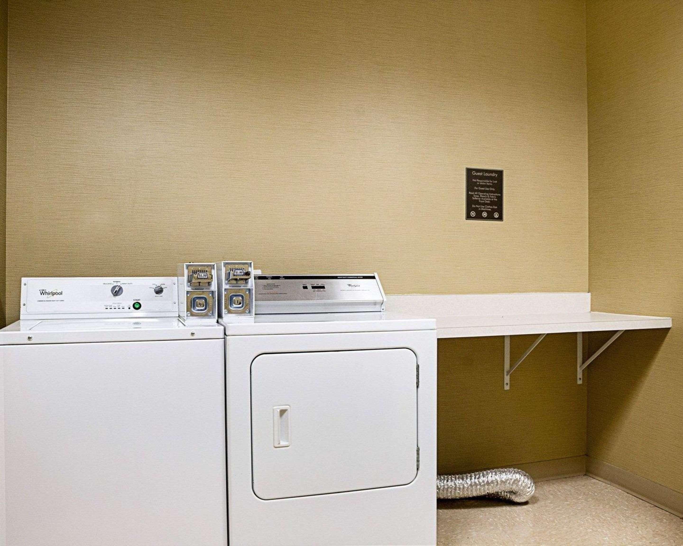 Comfort Suites Minot Ngoại thất bức ảnh