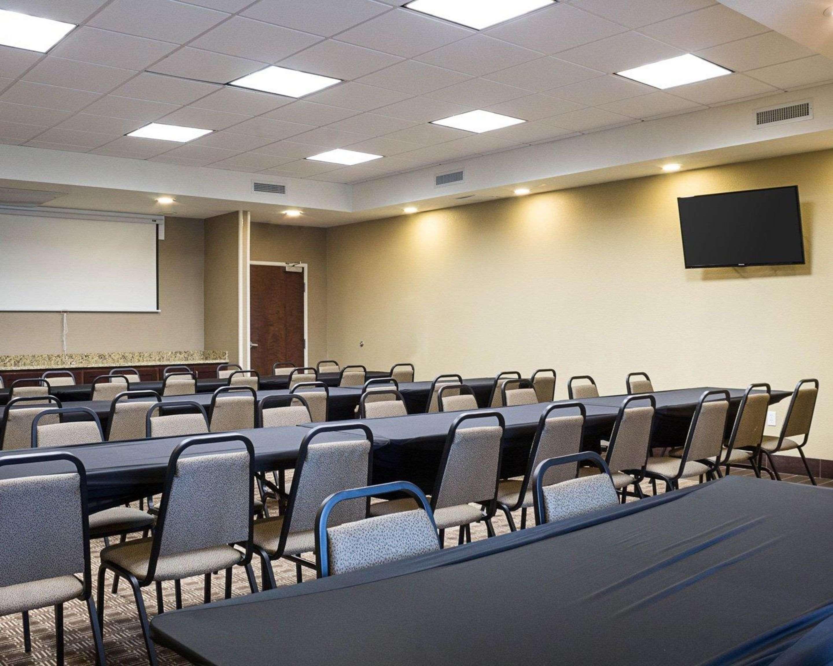 Comfort Suites Minot Ngoại thất bức ảnh