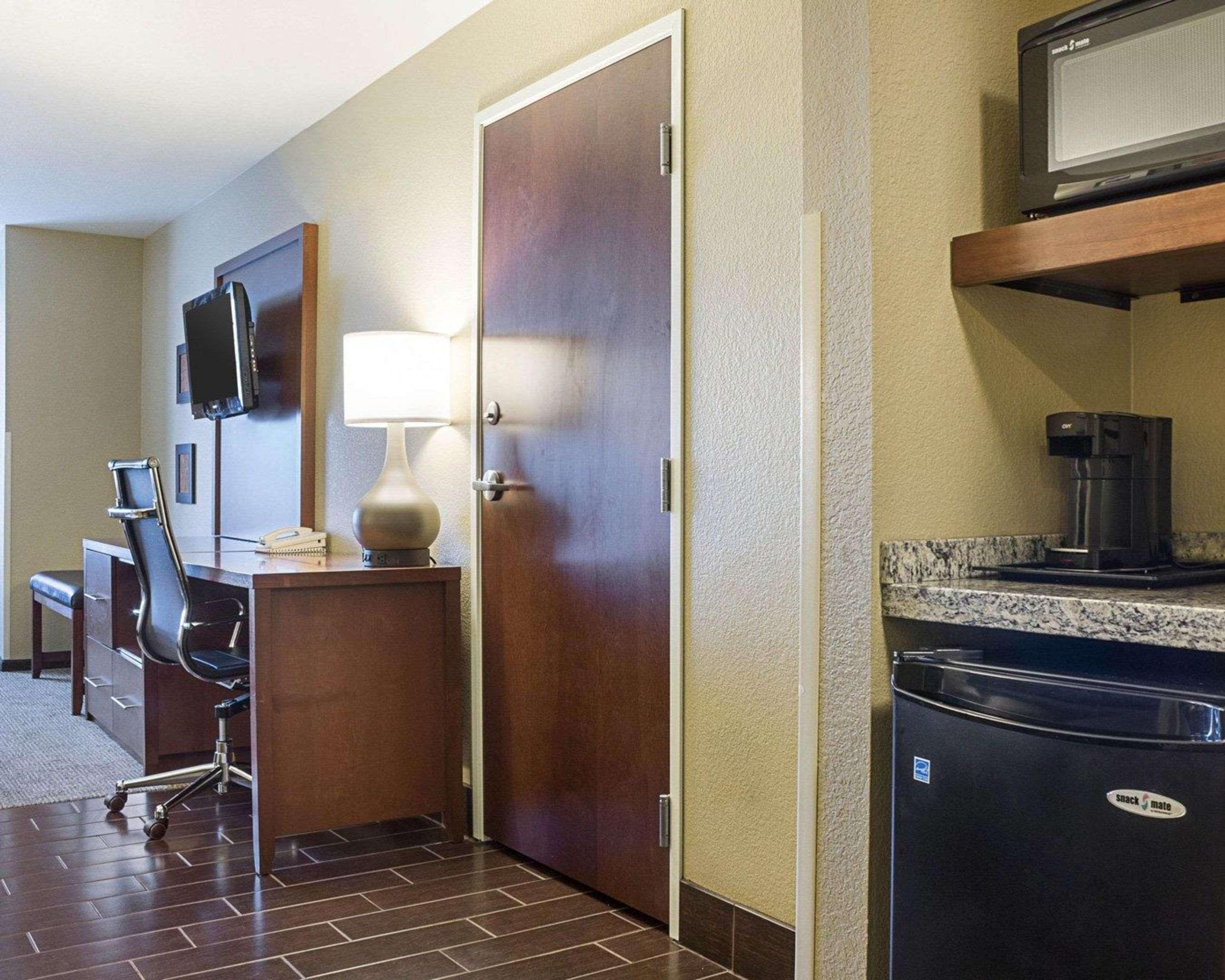 Comfort Suites Minot Ngoại thất bức ảnh